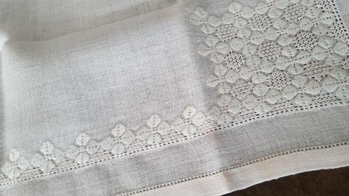 dekservet handanger handborduurwerk jaren 60, Antiek en Kunst, Antiek | Kleden en Textiel, Ophalen of Verzenden