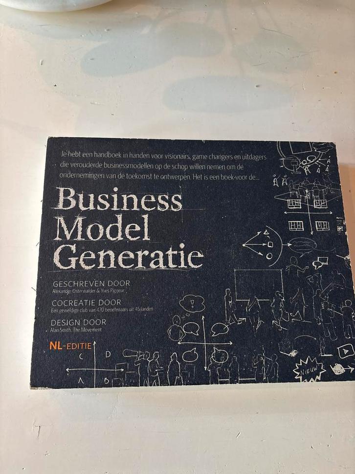 Business Model Generatie - Architectuur Boek, Boeken, Economie, Management en Marketing, Zo goed als nieuw, Overige onderwerpen