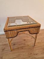 Vintage Rotan Tafeltje met Glasplaat, Ophalen, Gebruikt, Vierkant