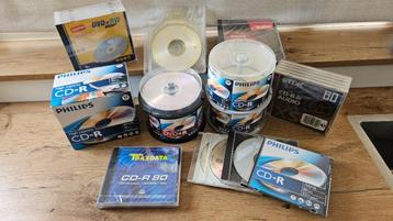 Diverse merken beschrijfbare cd's en dvd's in één koop beschikbaar voor biedingen