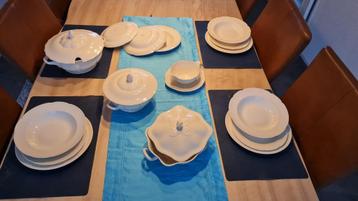 Servies creme effen beschikbaar voor biedingen