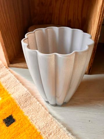 Vaasje gratis ophalen beschikbaar voor biedingen