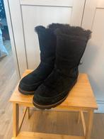 Uggs zwart met Borduursel op achterkant maat 39, Ophalen, Zo goed als nieuw, Zwart