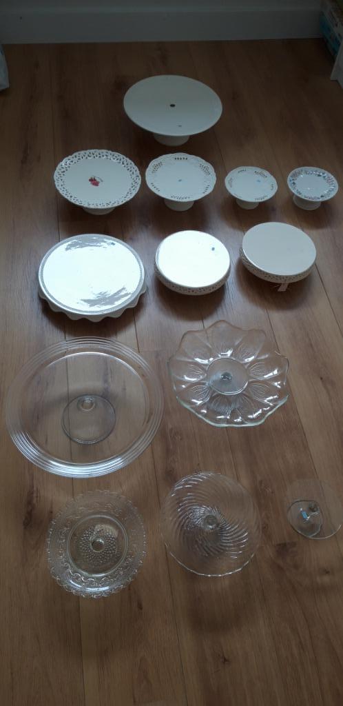 te koop prachtige aardewerk en glazen taartschalen, Huis en Inrichting, Keuken | Servies, Nieuw, Schaal of Schalen, Overige stijlen