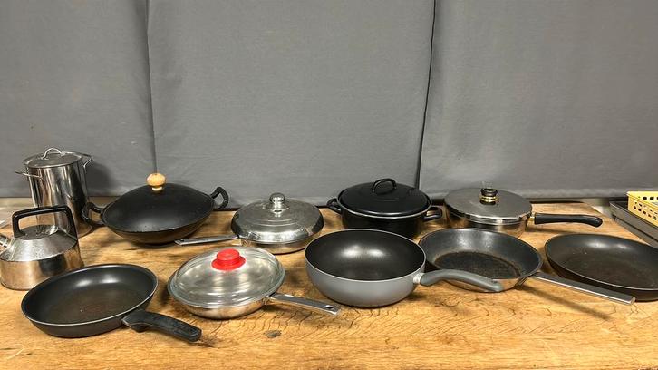 Diverse pannen. Braad en steel pannen., Huis en Inrichting, Keuken | Potten en Pannen, Gebruikt, Pannenset, Rvs, Ophalen of Verzenden