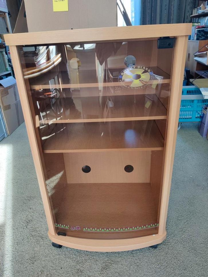 Audio kast met veiligheidsglas en wieltjes, Huis en Inrichting, Kasten | Televisiemeubels, Gebruikt, 100 tot 150 cm, 50 tot 100 cm