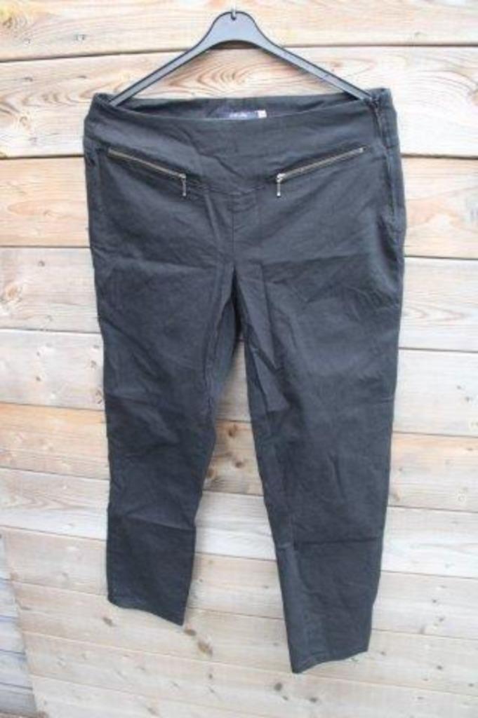 Broek zwart Paprika mt 2 (46) Vaste prijs AANBIEDING, Kleding | Dames, Broeken en Pantalons, Zo goed als nieuw, Maat 46/48 (XL) of groter