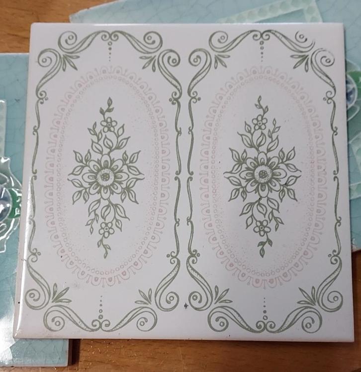 Oude muurtegel 23 stuks, crème,oud roze en olijf groen, Doe-het-zelf en Verbouw, Overige Doe-het-zelf en Verbouw, Zo goed als nieuw