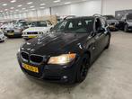 BMW 3-serie Touring 318i / NETTE AUTO / NAP / RIJDT SCHAKELT, Euro 5, Achterwielaandrijving, Zwart, Handgeschakeld