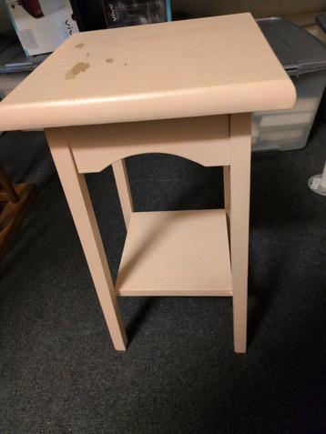 Houten plantentafel - opknapper beschikbaar voor biedingen