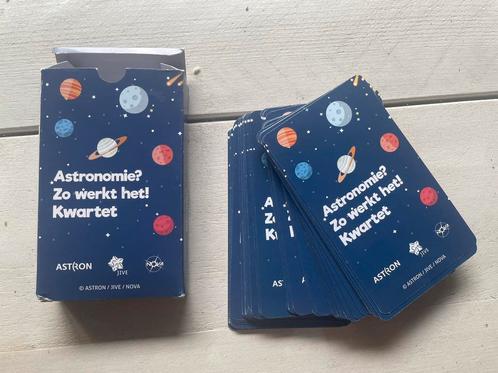 Ongebruikt leerzaam kwartetspel over astronomie, vakantietip, Hobby en Vrije tijd, Gezelschapsspellen | Kaartspellen, Zo goed als nieuw