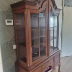 Gratis Mooie vitrine kast met pootjes en kleine kuif, Huis en Inrichting, Ophalen, Gebruikt, 100 tot 150 cm, 150 tot 200 cm