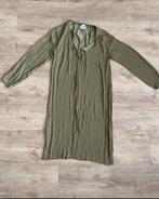 Khaki effen dames jurk van CKS maat S, Kleding | Dames, Ophalen of Verzenden, Zo goed als nieuw, Maat 38/40 (M), Cks