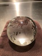 Paperweight ( presse papier )  wereldbol  izgs, Ophalen of Verzenden