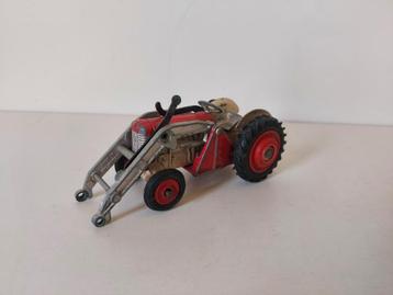 Corgi Toys 57 Massey Ferguson Tractor 1963 beschikbaar voor biedingen