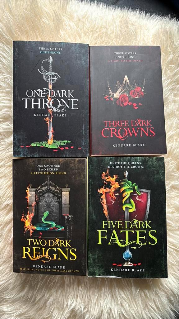 NEW | Kendare Blake - Three Dark Crowns Quartet, Boeken, Fantasy, Nieuw, Ophalen of Verzenden