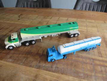 2 Vintage grote BP + Aral Tankwagens vrachtwagens truck beschikbaar voor biedingen