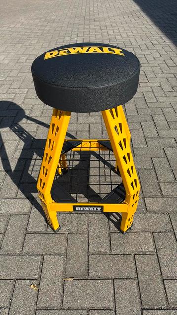 Te koop DeWalt barkrukken beschikbaar voor biedingen