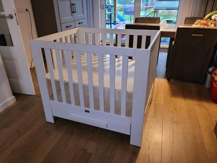 Coming kids box met Tiny Love muziek mobiel en boxkleden, Kinderen en Baby's, Boxen, Gebruikt, Rechthoekig, In hoogte verstelbaar