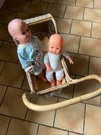 Rotan poppenwagen met 2 poppen, Ophalen, Zo goed als nieuw, Babypop