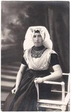 Foto - Vrouw Klederdracht Zuid-Beveland - Verschoore Goes, Ophalen of Verzenden, Gebruikt, Klederdracht, Foto