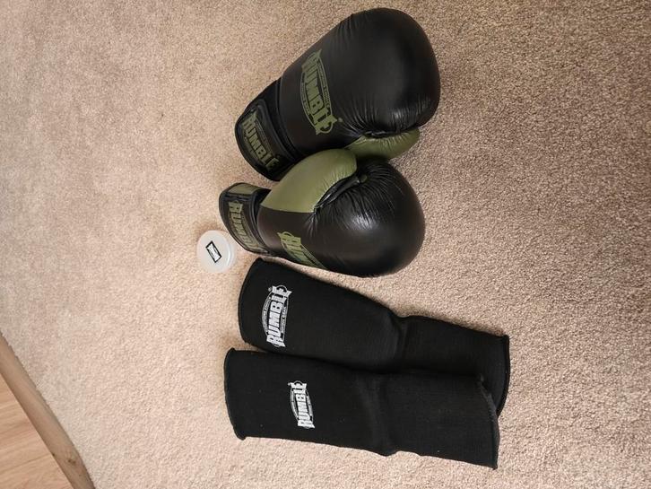 Rumble kickboxsset maat M, Sport en Fitness, Boksen, Zo goed als nieuw, Bokshandschoenen, Ophalen of Verzenden