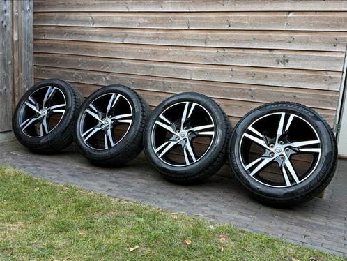 Orig Volvo XC40 XC60 R-design 19 inch velgen + winterbanden, Auto-onderdelen, Banden en Velgen, Banden en Velgen, Winterbanden
