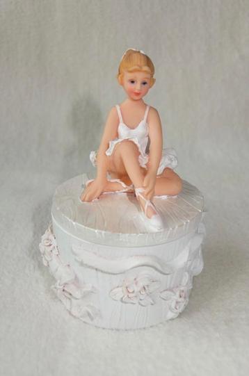 Nieuw vintage sieradendoosje ballerina en glazen ballerina beschikbaar voor biedingen