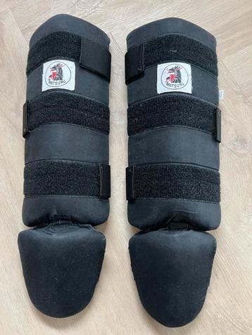 Matsuru scheenbeschermers - Vechtsportbescherming beschikbaar voor biedingen