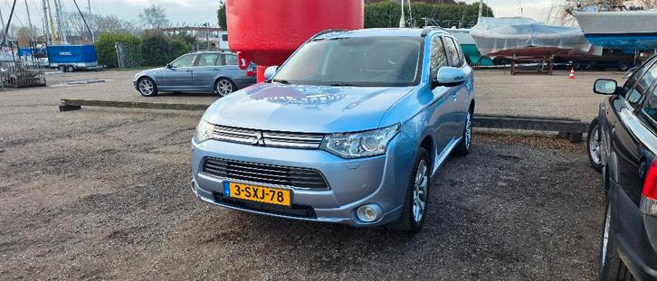 Mitsubishi Outlander PHEV Instyle – Dec 2013 – Trekhaak, Auto's, Mitsubishi, Particulier, Outlander, 4x4, ABS, Achteruitrijcamera