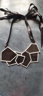 Art Deco zwarte halsketting met linten., Ophalen of Verzenden, Zo goed als nieuw, Zwart, Overige materialen