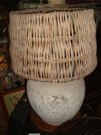 tafellamp aardewerk bolvoet  met natuurlijke kap, Ophalen of Verzenden