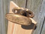 Mooie messing raam knoppen uit 1924, Doe-het-zelf en Verbouw, Hang- en Sluitwerk, Ophalen of Verzenden, Zo goed als nieuw, Koper of Messing