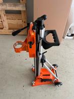 Boorstatief Stryka met vacuumplaat, Ophalen of Verzenden, Gebruikt, 600 watt of meer, Boormachine