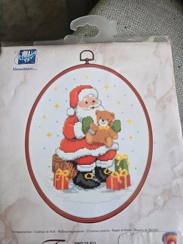 Borduurpakket kerstman met lijst beschikbaar voor biedingen