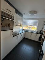 Complete hoekkeuken wit met zwart stenen blad, Huis en Inrichting, Keuken | Complete keukens, Hoekkeuken, Hoogglans of Gelakt