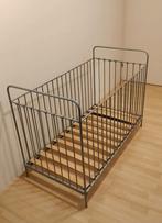 Baby ledikantje zilvergrijs met lattenbodem 60 cm x 120 cm, Kinderen en Baby's, Ophalen of Verzenden, Gebruikt, Ledikant