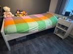 Wit 1-persoonsbed met nachtkastje, Kinderen en Baby's, Ophalen, Gebruikt, 70 tot 85 cm, Lattenbodem