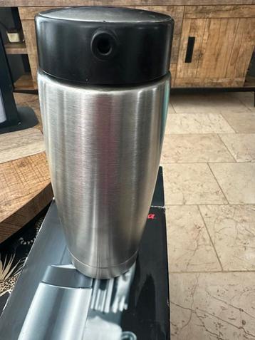 Jura melk kan beschikbaar voor biedingen