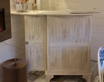 Mooie inklapbare mini bar beschikbaar voor biedingen