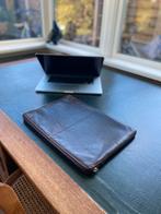 Stevige leren laptophoes, Computers en Software, 16 of 17 inch laptop, Dbramante1928, Bescherming voor- en achterkant, Ophalen of Verzenden