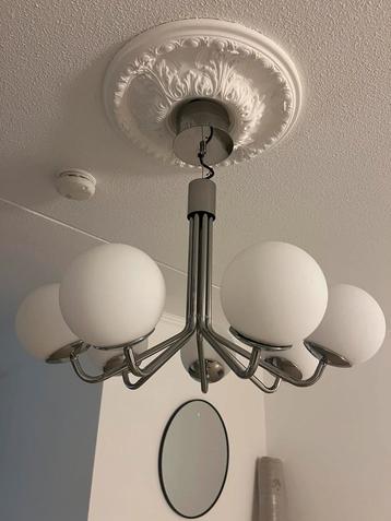 Lamp with white balls silver beschikbaar voor biedingen