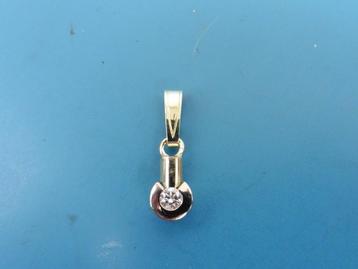 Gouden hanger met briljant                               G17 beschikbaar voor biedingen
