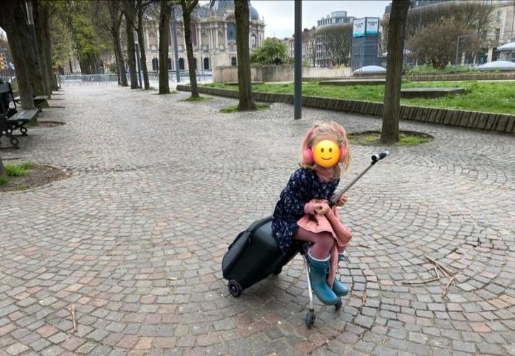 Micro Step Koffer met Zitje, Sieraden, Tassen en Uiterlijk, Koffers, Gebruikt, Hard kunststof, Minder dan 50 cm, Minder dan 35 cm