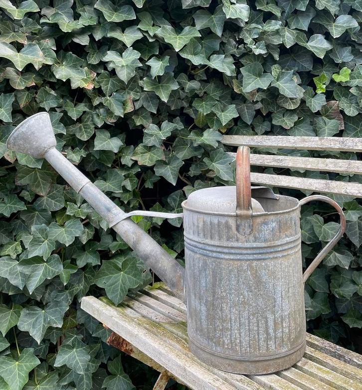 Brocante oud zinken gieter ribbel motief, Antiek en Kunst, Curiosa en Brocante, Verzenden