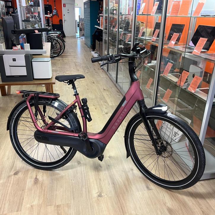 Gazelle Avignon C8 HMB Connect 2025 Rood | NIEUWSTAAT!, Fietsen en Brommers, Elektrische fietsen, Zo goed als nieuw