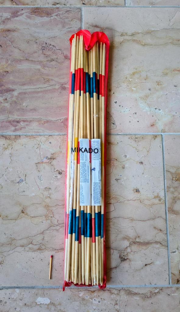 MAXI MIKADO, Hobby en Vrije tijd, Gezelschapsspellen | Bordspellen, Nieuw, Een of twee spelers, Drie of vier spelers, Vijf spelers of meer