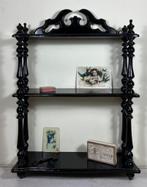 Antiek Frans regaaltje wandrekje met hout draaiwerk, Ophalen of Verzenden