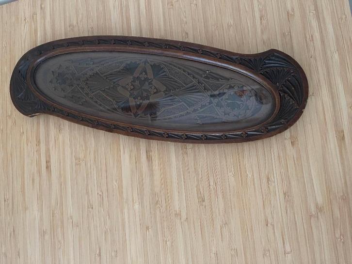 Antiek Fries gesneden dienblad, Huis en Inrichting, Woonaccessoires | Dienbladen, Gebruikt, Hout, Ovaal, Ophalen of Verzenden