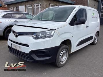 Voorkop compleet van een Toyota Pro-Ace City (EWP) beschikbaar voor biedingen